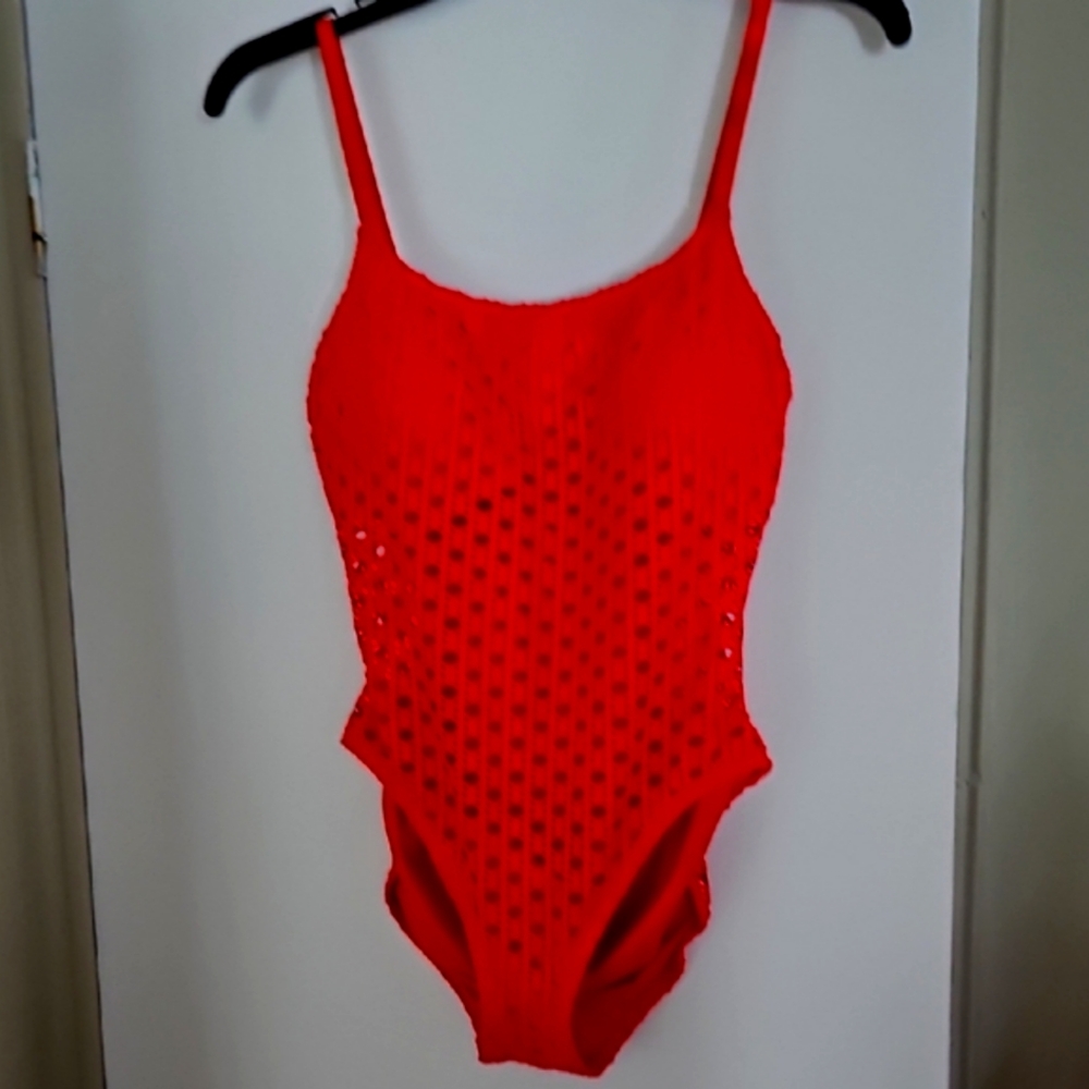 Women's (NOT a KID size) Carmen Marc Valvo Scoop Neck One Piece Swimsuit  Sz 10
